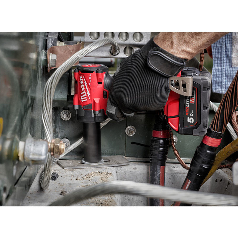 M18 FUEL™ ⅜″ compact impact wrench with friction ring : Milwaukee